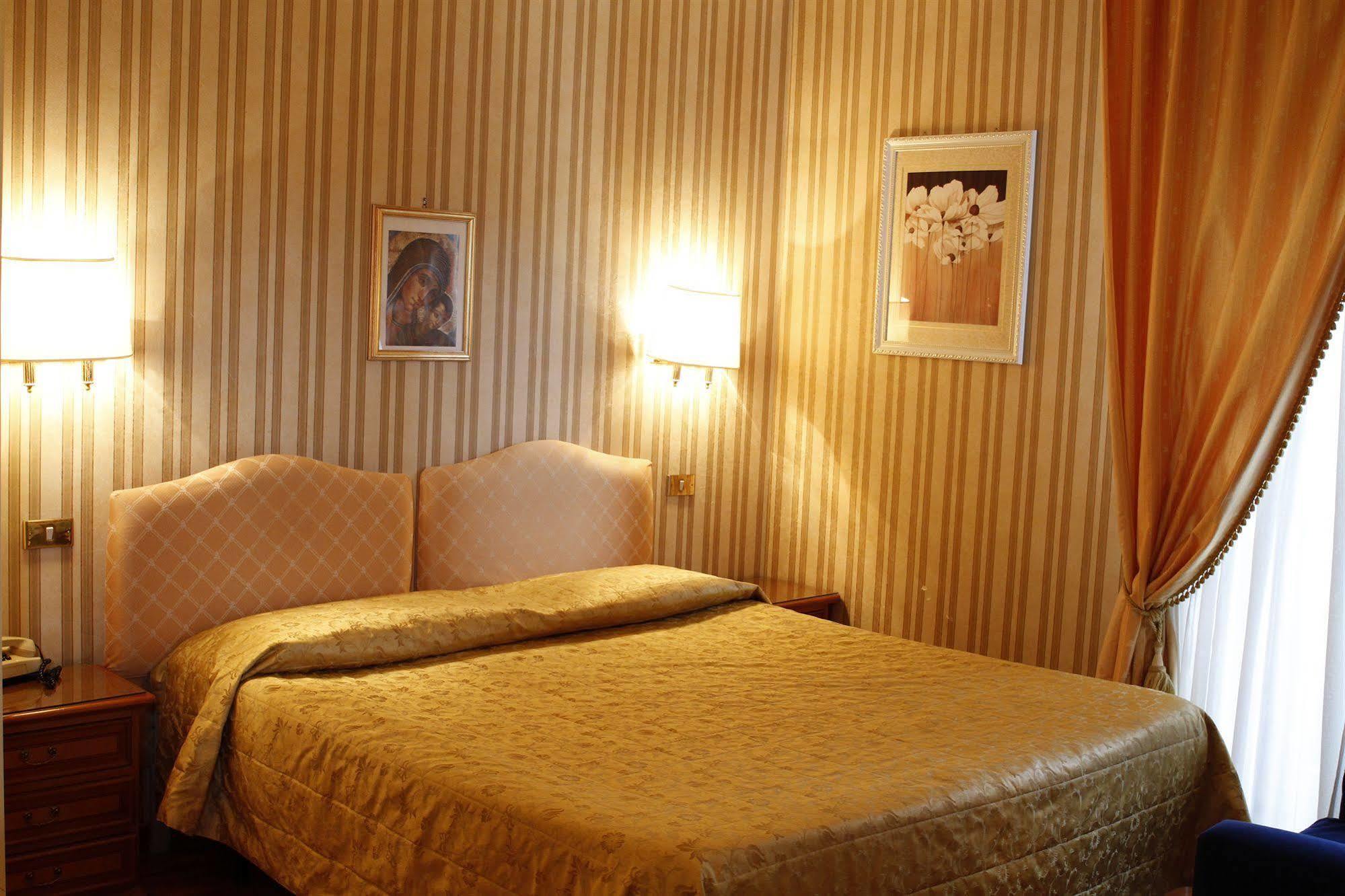 Hotel Viminale Рим Екстериор снимка