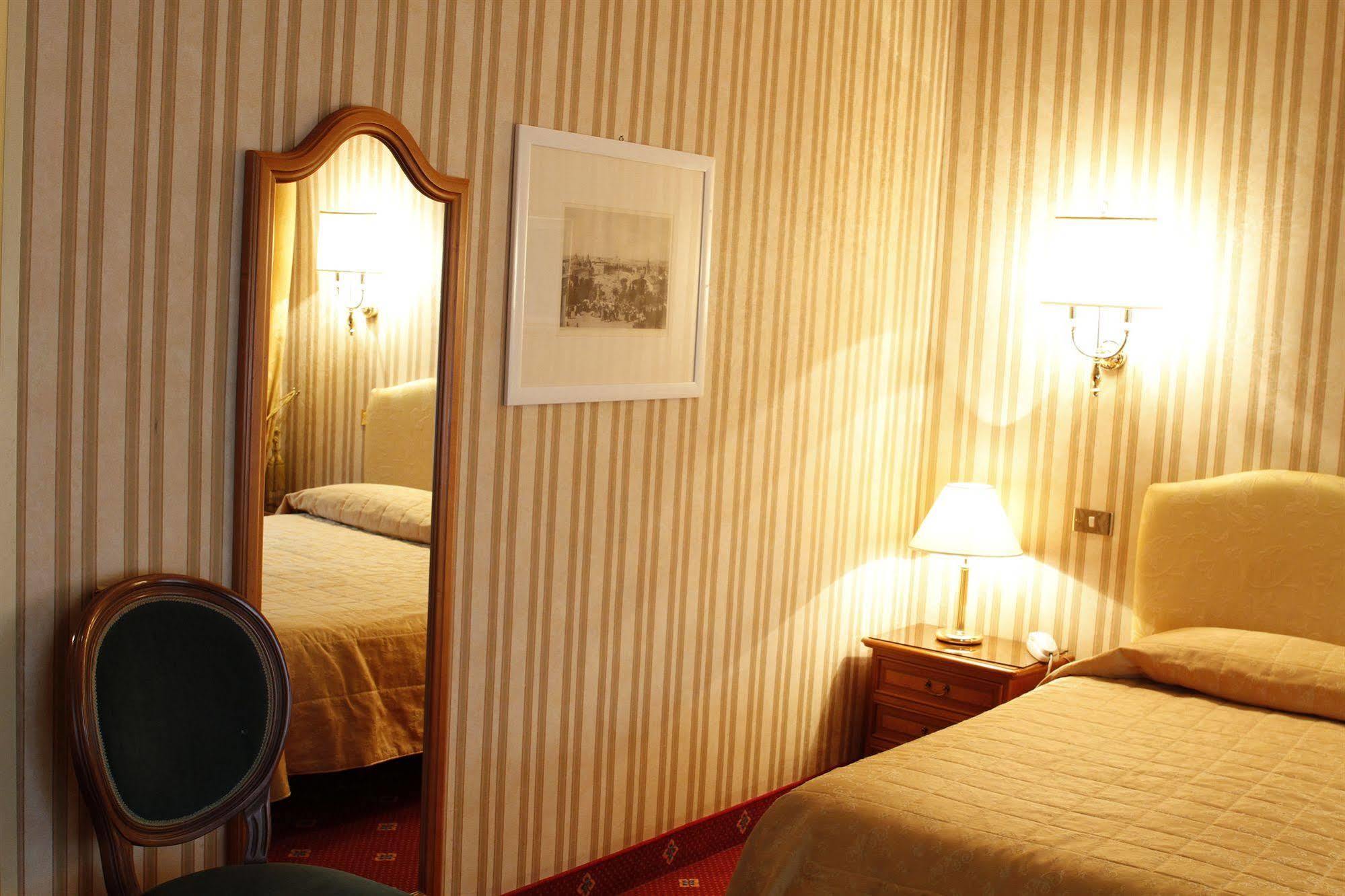 Hotel Viminale Рим Екстериор снимка